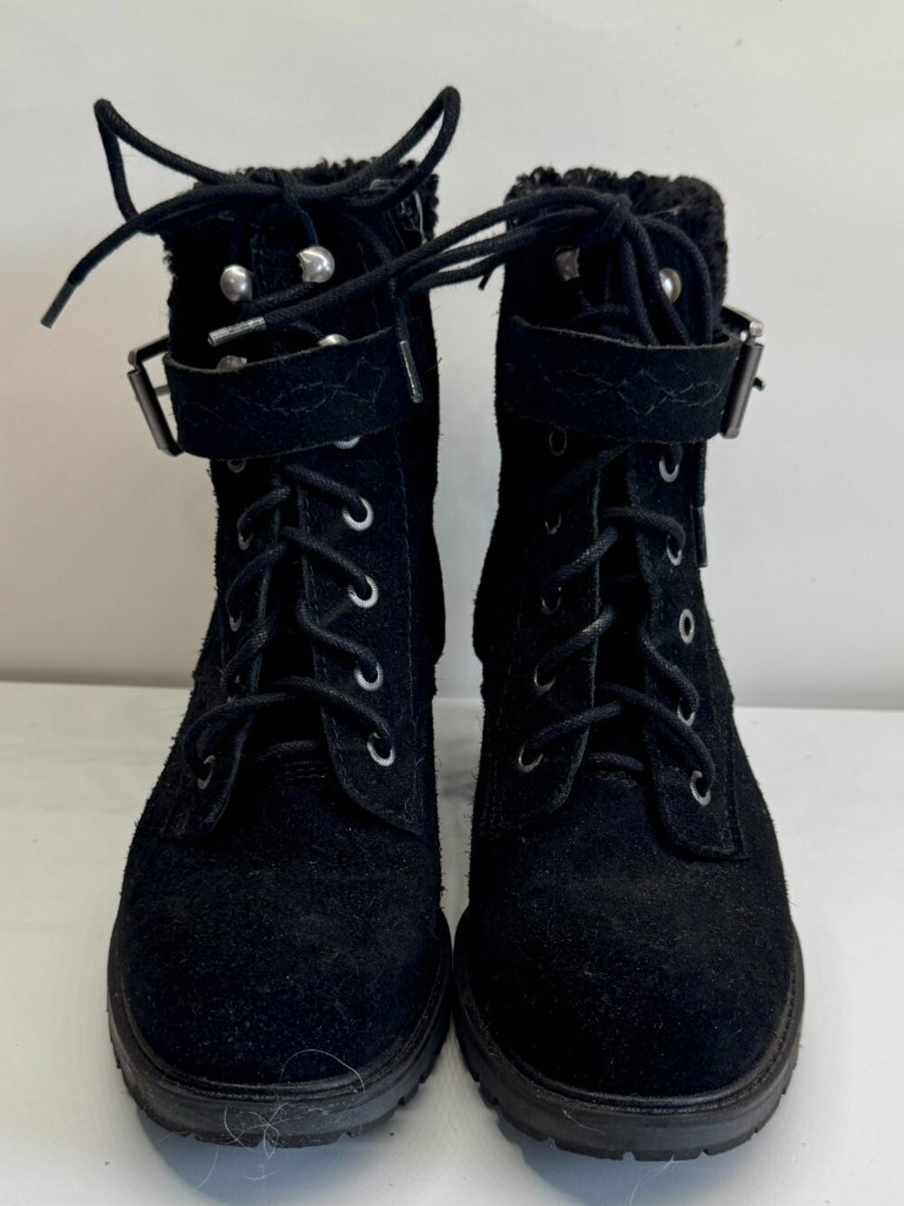 Zodiac suede combat boots black with a thick rubber lug sole & buckle (size 8)